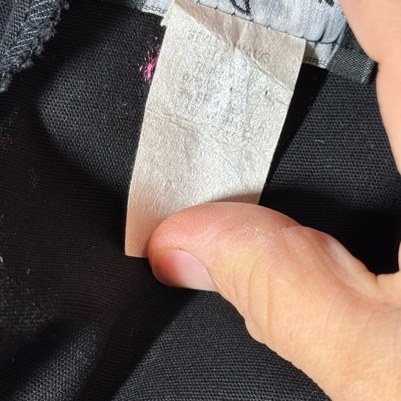 🌻 Alanni by Donny Brook Embroidered Pink Hearts on Black Pants Women’s size 4 🩷💕 - Picture 6 of 7